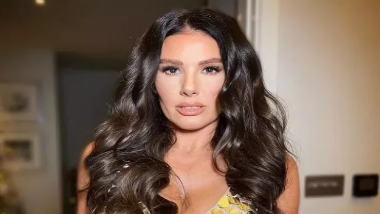 41 yaşlı ulduz çılpaq FOTOsunu yaydı