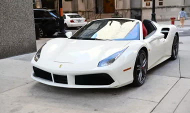 Bakıda qəzaya uğrayan “Ferrari”nin sahibi kimdir? - FOTO