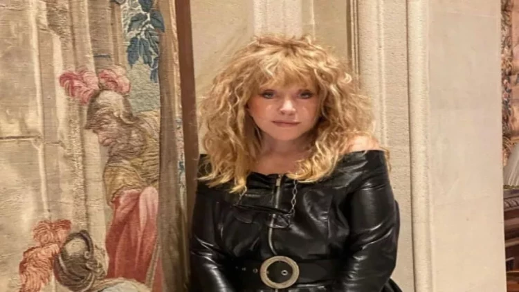 Alla Puqaçova Rusiyaya qayıtdı