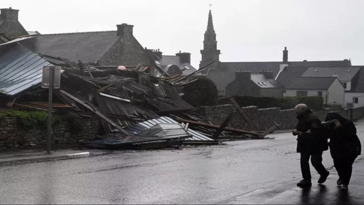 Fransada qasırğa - Ölən və yaralananlar var