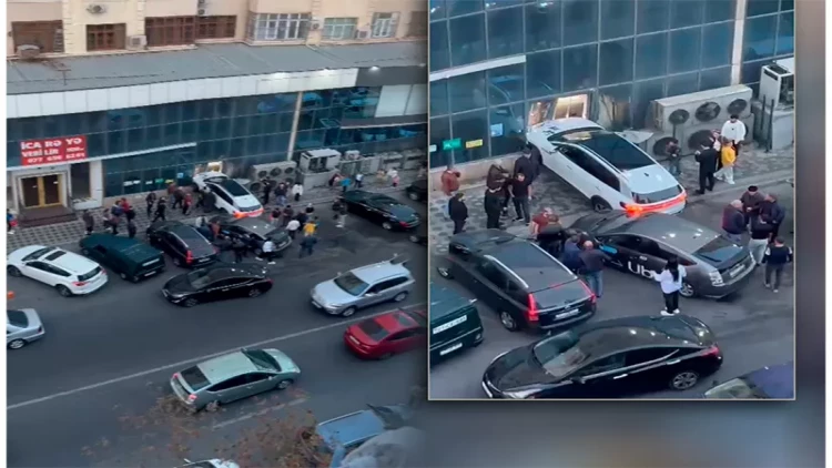 Bakıda qadın sürücü əyləc əvəzinə qaza basdı - Maşın obyektə girdi - FOTO