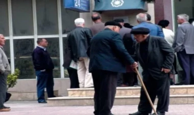 Bu il pensiyaya çıxan şəxslərin orta yaş həddi neçə olub?