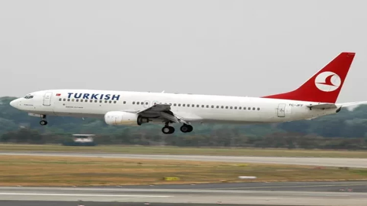 Türk Hava Yolları İstanbuldan bütün uçuşları 3 saatlığa ləğv edib