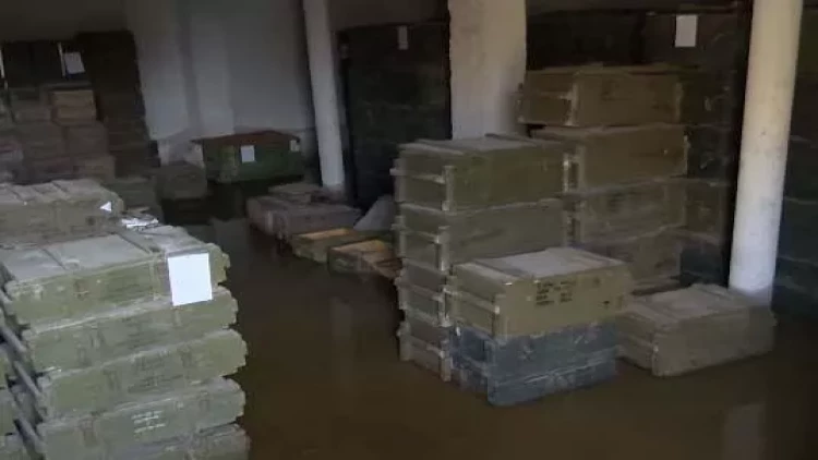 Separatçıların Qarabağda tələ qurduqları anbardan görüntülər - VİDEO