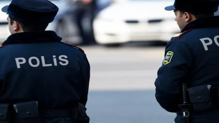 Bakıda polis yol kənarında azyaşlı uşaq tapdı - FOTO