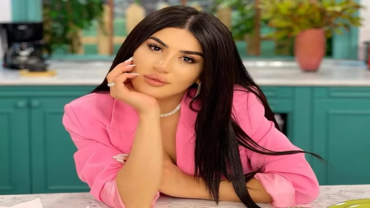 Nəfəs efirdə ağladı: “Atam məni 15 yaşımda buna məcbur etdi” - VİDEO