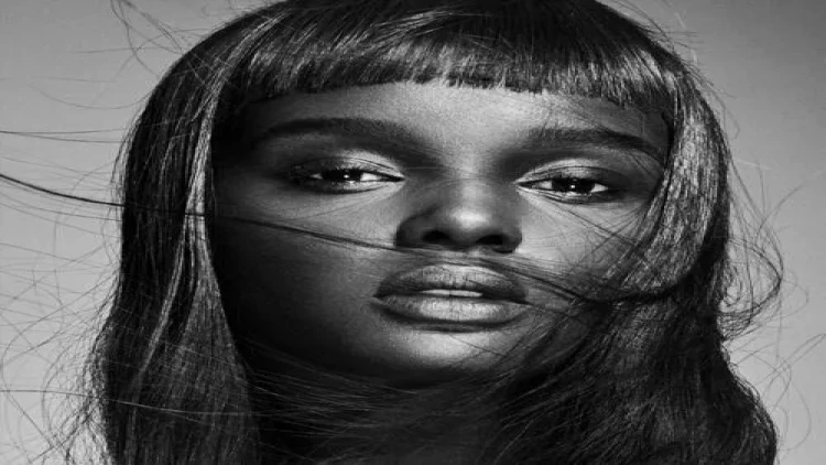 Gözəlliyi ilə göz qamaşdıran Barbi - FOTOlar