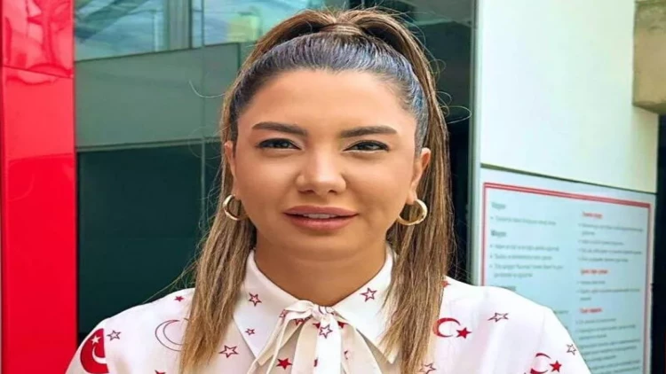 Fulya Öztürk geyimi ilə gündəm oldu - FOTO