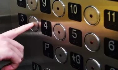 Bakıda 7 nəfər liftdə qaldı - Köməyə FHN gəldi