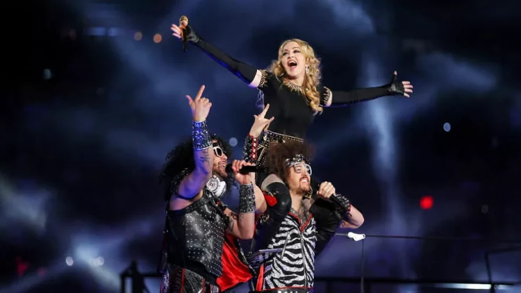 Tələbkar Madonna - Rəqqaslara gecikdiyi hər dəqiqəyə 100 dollar cərimə...