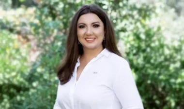 Nazilə onlara səsləndi: 