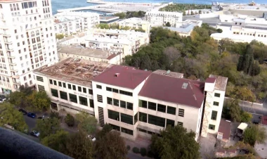 Memarlıq abidəsi olan DOĞUM EVİNƏ niyə müdaxilə olunub?  - VİDEO