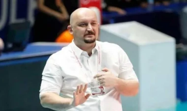 Millimiz türkiyəli baş məşqçi ilə yollarını ayırdı