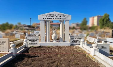 Anadoluda qurulan ilk cümhuriyyətin başçısı – Qarsda bir məzar