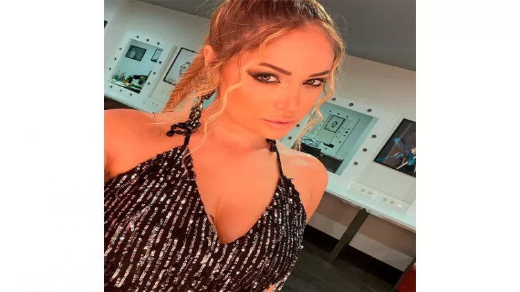 Nigar cazibədar bədənini nümayiş etdirdi - VİDEO