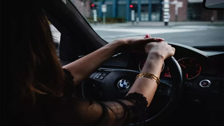 Bakıda xanım taksi sürücüsünü söyən şəxs həbs edildi