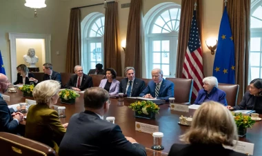 Bayden, Şarl Mişel və Ursula Yaxın Şərqdəki vəziyyəti müzakirə ediblər