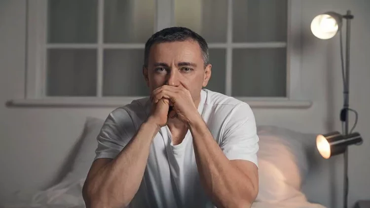 Orta yaş sindromu - Kişiləri ailədən soyudan səbəb