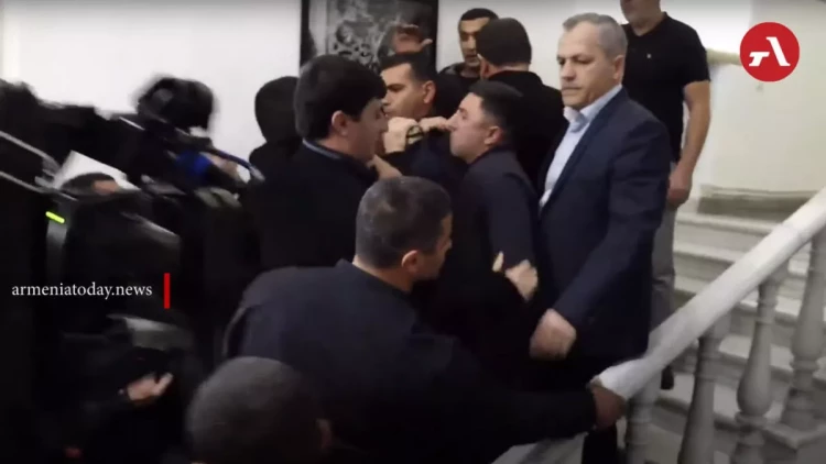 İrəvanda Şahramanyanın otağına basqın edildi - VİDEO