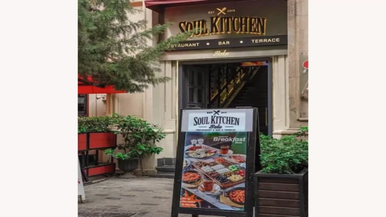 Bakıda məşhur restoranda Fələstin bayrağı mübahisəsi - FOTO