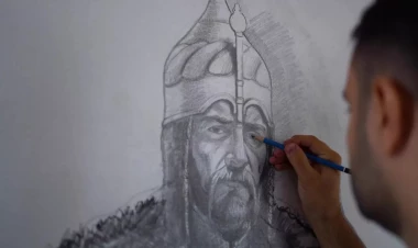 Uzun Həsənin portreti, mum heykəli və mərasim geyimi: sərgi üçün son hazırlıq gedir - VİDEO