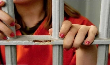 Məşhur müğənni həbs olundu - FOTO