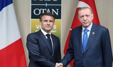 Ərdoğan Makronla telefonla danışdı