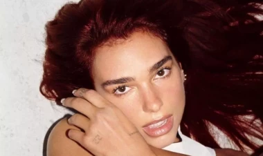 Dua Lipa keçmişini 