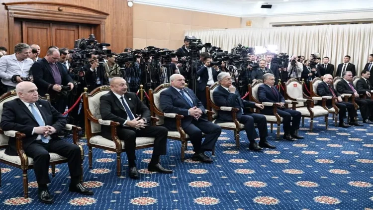 Prezident Bişkekdə Şavkat Mirziyoyevin təltifolunma mərasimində iştirak edib - FOTO