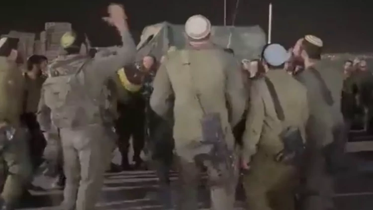 Oynayaraq döyüşürlər - İsrailli əsgərlərin rəqsi - VİDEO