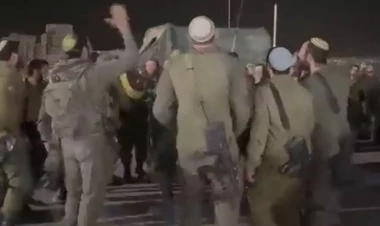 Oynayaraq döyüşürlər - İsrailli əsgərlərin rəqsi - VİDEO