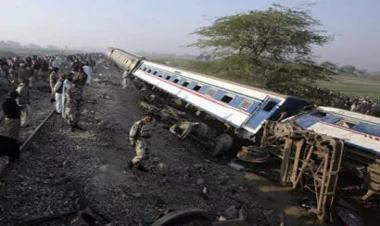 Qatar qəzaya uğradı: ölən və yaralananlar var