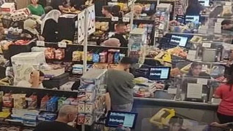 Telefona göndərilən bu mesajdan sonra hərkəs marketə axışdı - FOTO