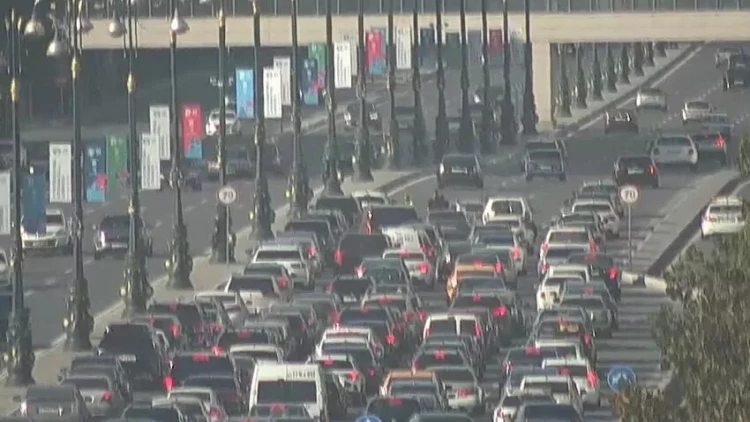 Bakının bu ərazisində qəza olub, sıxlıq yaranıb