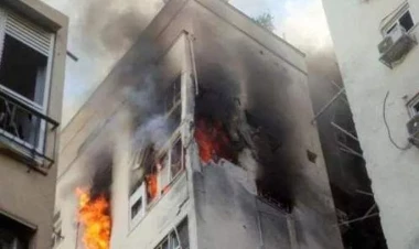 HƏMAS-ın hücumundan şok video yayıldı: Pəncərədən qaçan ailə... - VİDEO