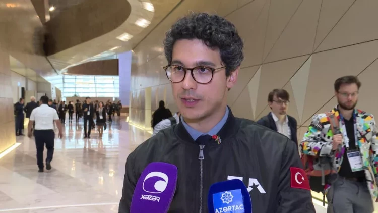 Astronavtlar kosmosda başlarına gələn hadisələrdən danışdı - VİDEO