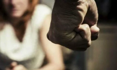 Yuxudan etdiyinə görə arvadını döyən kişi məhkəməlik oldu