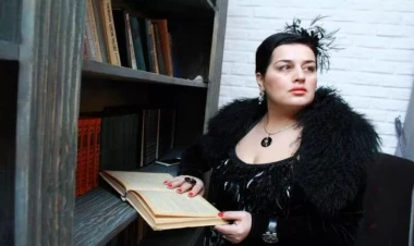 Elza Qənirə Paşayevaya şeir həsr etdi - VİDEO