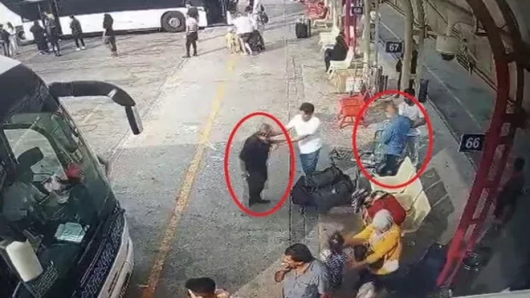 Avtovağzalda yaşlı sərnişinlər əlbəyaxa oldular - İkisi də infarkt keçirdi - VİDEO