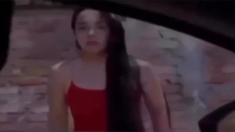 Əxlaqsız bilib küçədə yaxınlaşdığı qadın nişanlısı çıxdı - Anbaan VİDEO