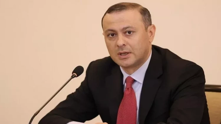 Armen Qriqoryan İrana getdi