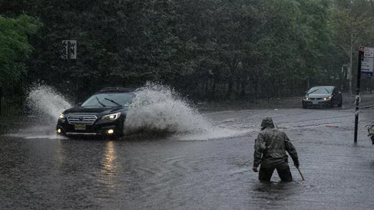 Sular altında qalan Nyu-York - FOTO