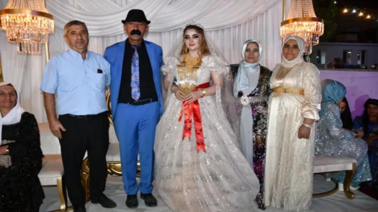 Fenomen oğlunun toyunda 6,2 milyon yığdı - FOTO