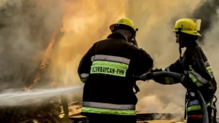 Təmir sexində maşın yandı