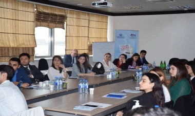 “Sosial Mediada “Fake Off”: media bacarıqlarının inkişaf etdirilməsi” adlı layihə çərçivəsində növbəti görüş keçirilib - FOTO