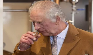 III Çarlzın alkoqol asılılığı üzə çıxdı