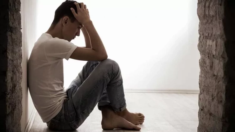 Şokolad oğurlayan qızını dəmirlə döydü, hamilə arvadını... - İNANILMAZ QƏTL