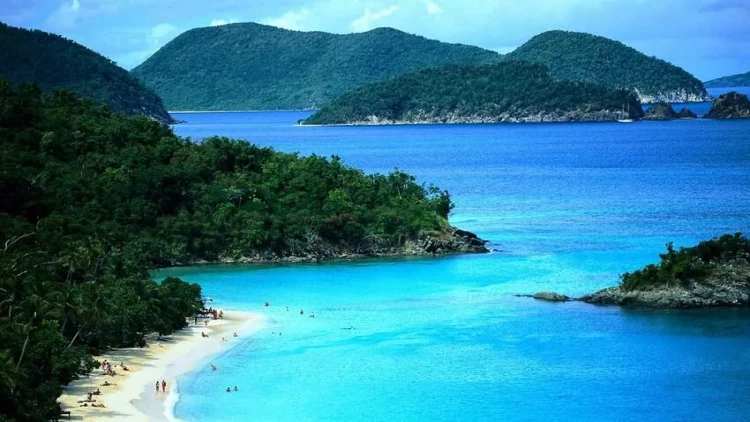 Filippin sahillərində güclü zəlzələ oldu