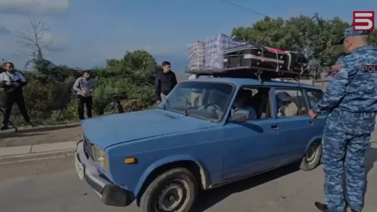 Ermənilər Şuşa şəhərinin Sarıbaba kəndini tərk etdi - VİDEO