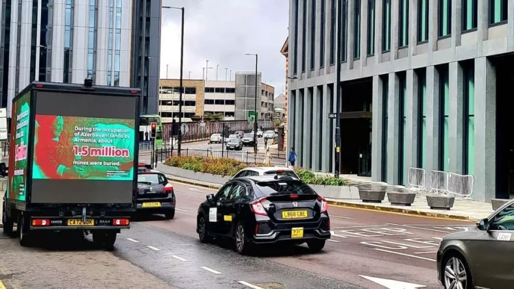 Ermənistanın Azərbaycana qarşı mina terroru London və Mançester sakinlərinə nümayiş etdirildi - FOTO